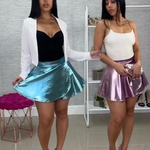 Pink Metallic Mini Skirt Size Large New - Picture 5 of 6